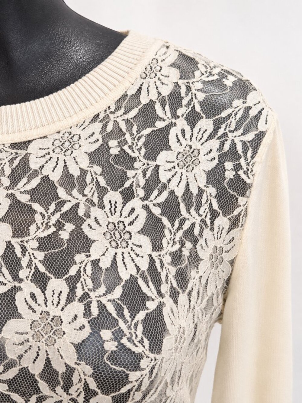 Forever 21 Ivory Floral Lace Front Long Sleeve Sweater Top Size S - Picture 3 of 7